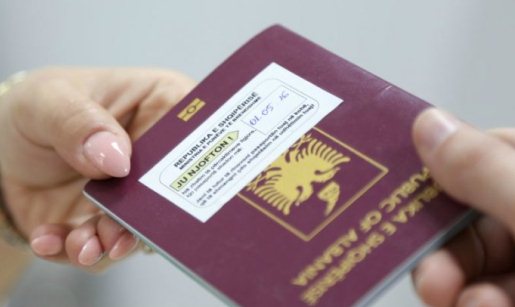 Greqia jep lajmin e mire per shqiptaret: Njeh pasaportat e skaduara, ja afati